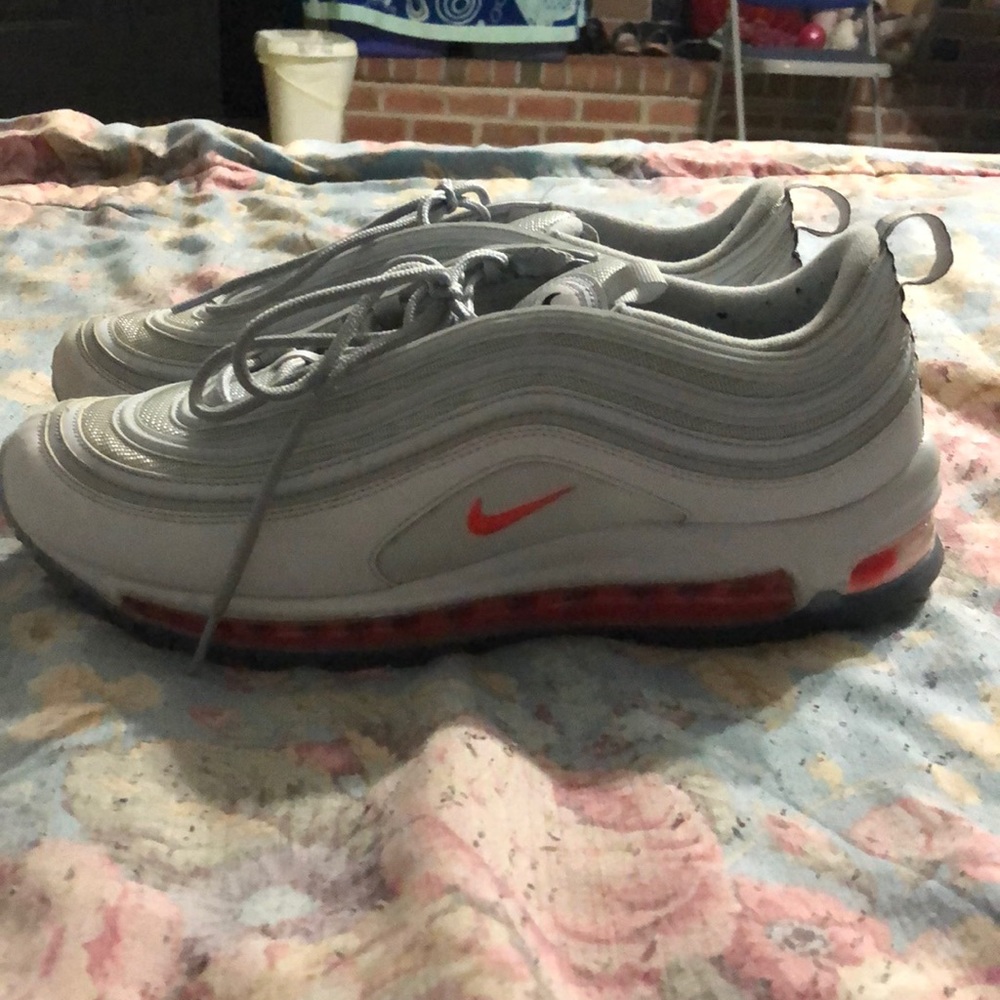 Nike air maxes